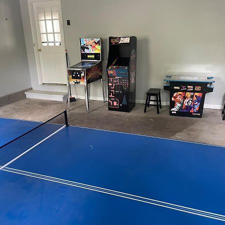 Cozy Home With Arcade, Ping Pong & Fenced Backyard 劳伦斯维尔 外观 照片